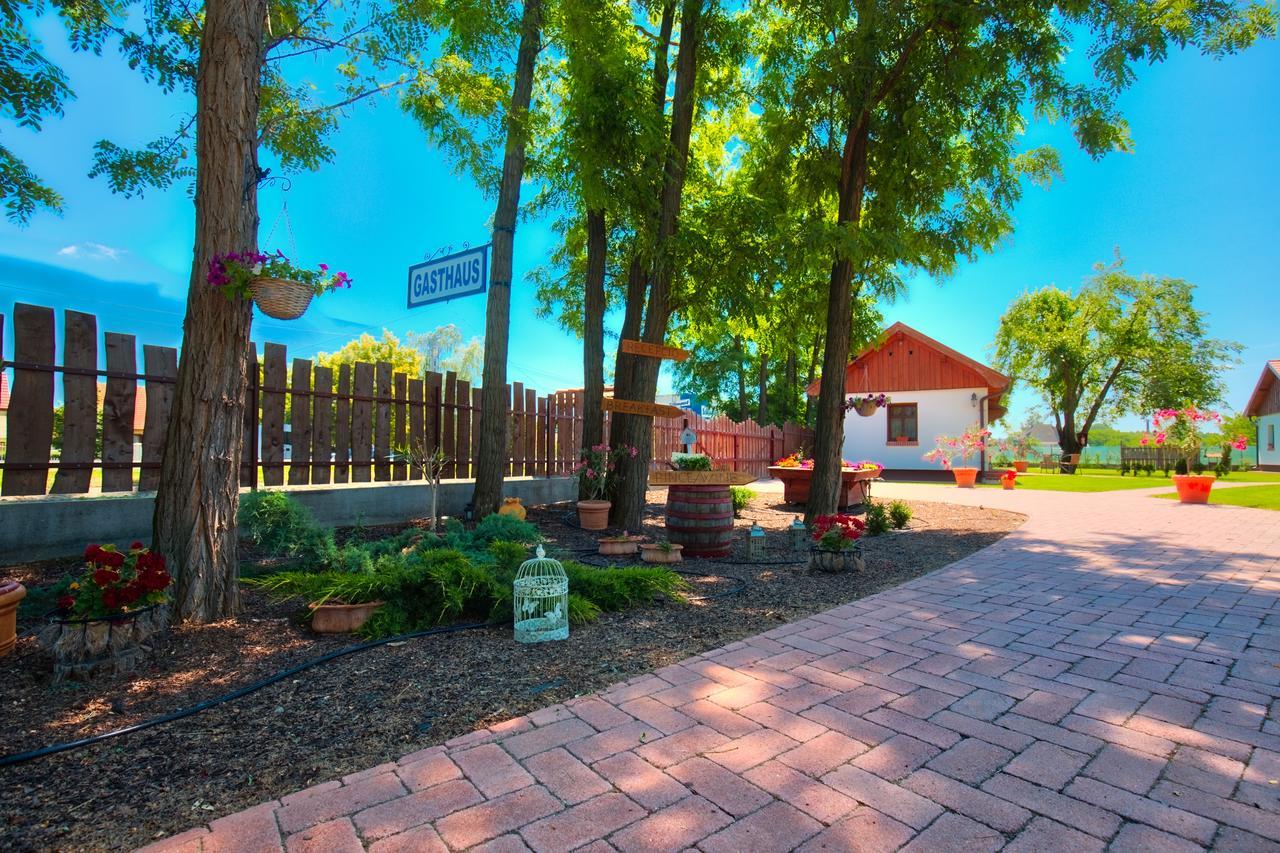 Toth Vendeghaz Es Apartmanhaz Ujfeherto Exteriér fotografie
